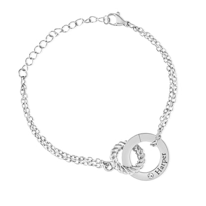 Graviertes Kreisarmband mit gedrehtem Ring & Kristall